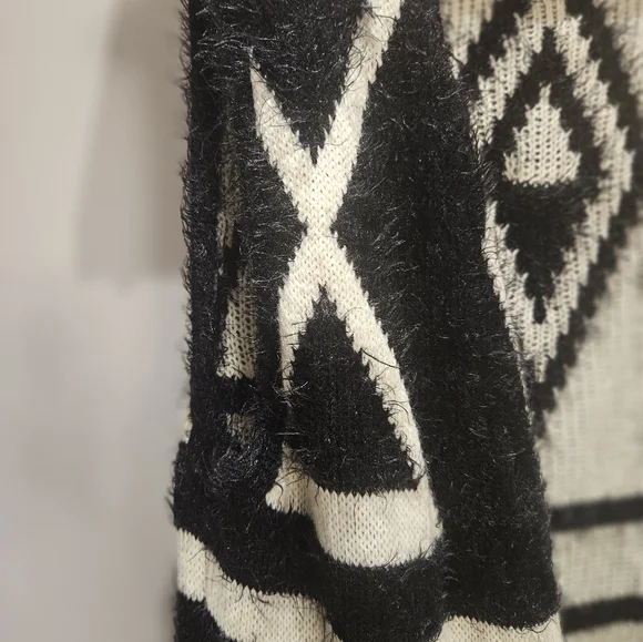 Parkhurst 🇨🇦 Fuzzy Sweater - Picture 10 of 10